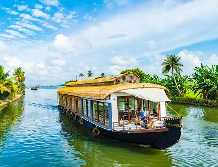 Kerala Travel Guide 2026: Priya's Honest Experience & Local Tips